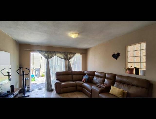 2 BEDROOM DUPLEX FOR SALE IN BIRCHLEIGH NORTH